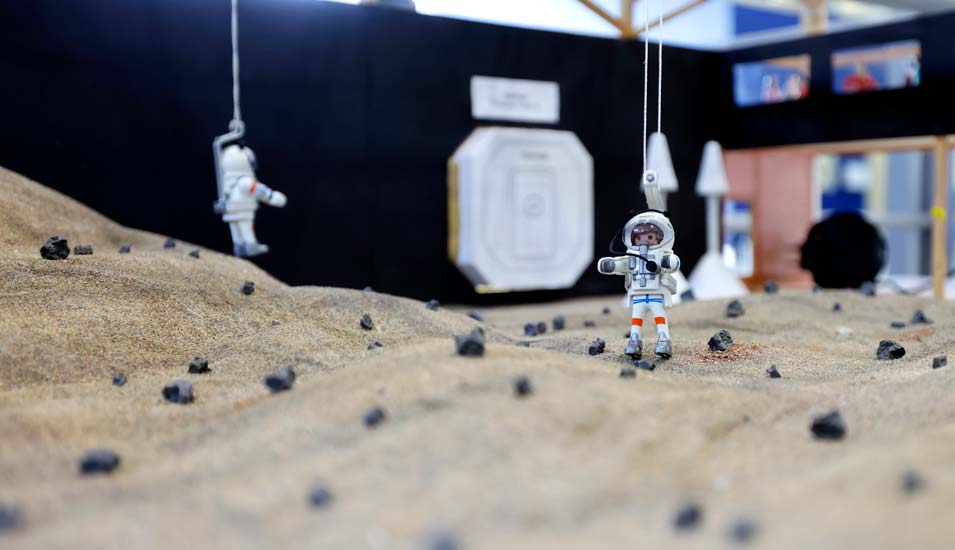 Ein Modell einer Trainingshalle für Astronauten für Mondmissionen (LUNA Simulator) steht im Europäischen Astronautenzentrum der Esa.